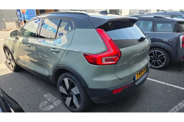 Volvo XC40 (2023) thumbnail 6