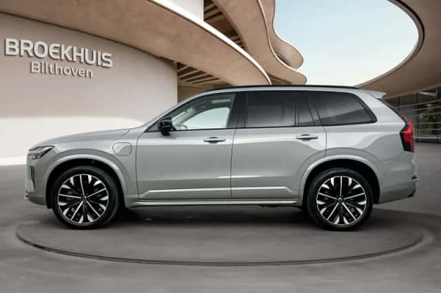 Volvo XC90 (2025) thumbnail 3