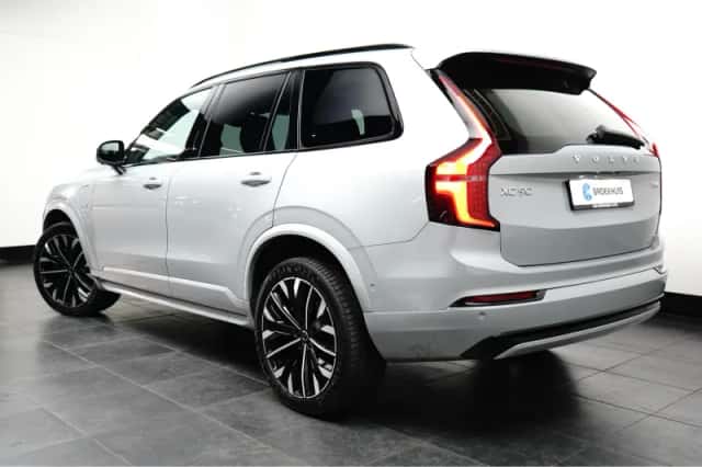 Volvo XC90 (2025) thumbnail 5