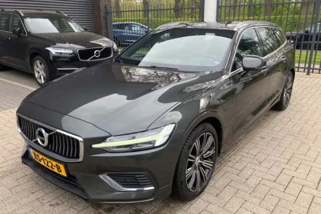 Volvo V60 (2019) thumbnail 2