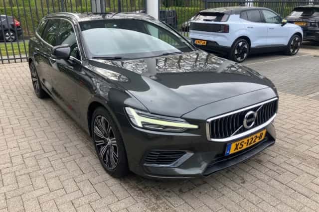 Volvo V60 (2019) thumbnail 4