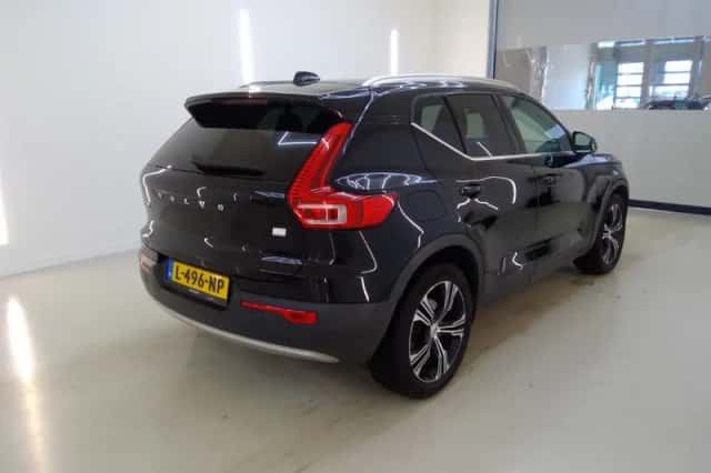 Volvo XC40 (2021) thumbnail 3