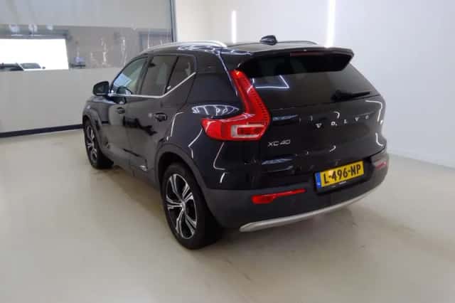 Volvo XC40 (2021) thumbnail 4