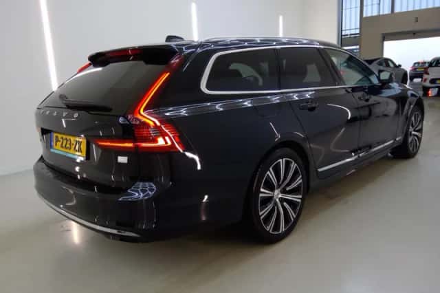 Volvo V90 (2022) thumbnail 3