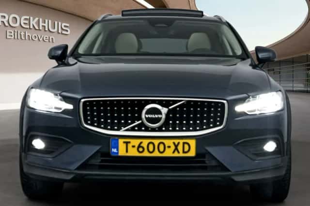 Volvo V60 (2023) thumbnail 5