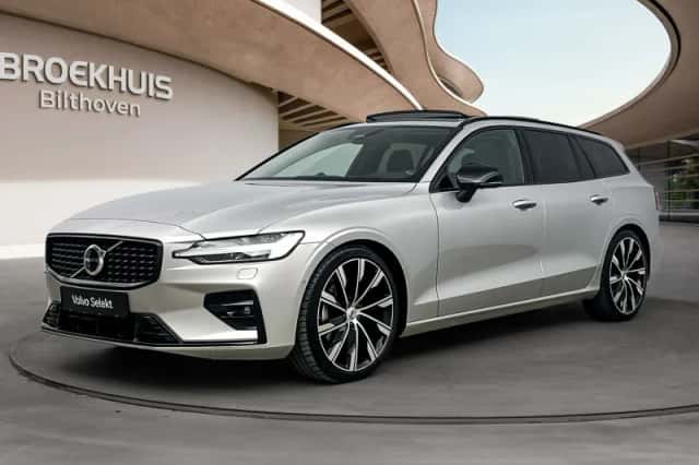 Volvo V60 (2023) thumbnail 1