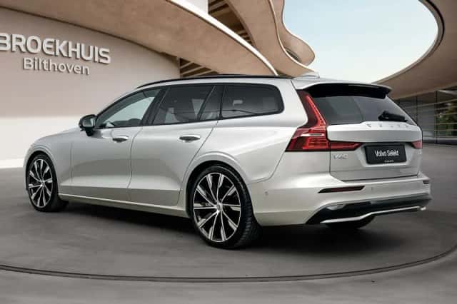 Volvo V60 (2023) thumbnail 4