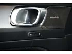 Volvo XC40 (2022) thumbnail 5