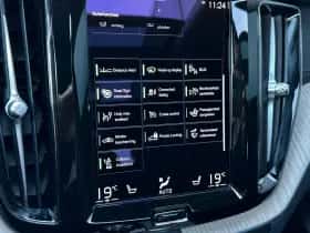 Volvo XC60 (2021) thumbnail 17