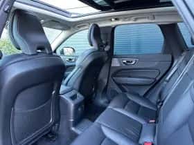 Volvo XC60 (2021) thumbnail 9