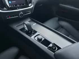 Volvo V60 (2023) thumbnail 9