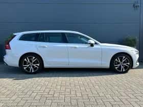 Volvo V60 (2021) thumbnail 3