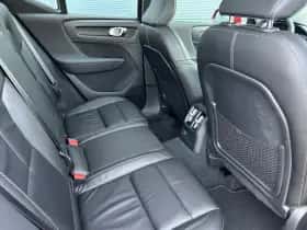 Volvo XC40 (2022) thumbnail 24