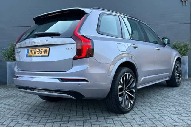 Volvo XC90 (2025) thumbnail 3