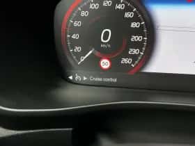 Volvo XC40 (2022) thumbnail 12
