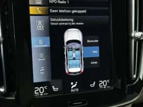 Volvo XC40 (2022) thumbnail 14