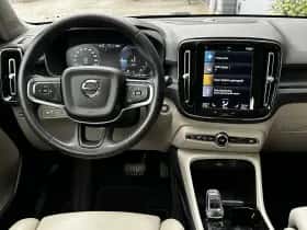 Volvo XC40 (2022) thumbnail 5