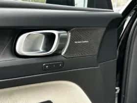 Volvo XC40 (2022) thumbnail 8