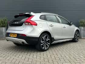 Volvo V40 (2018) thumbnail 2