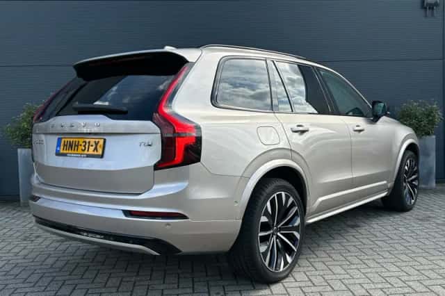 Volvo XC90 (2025) thumbnail 2