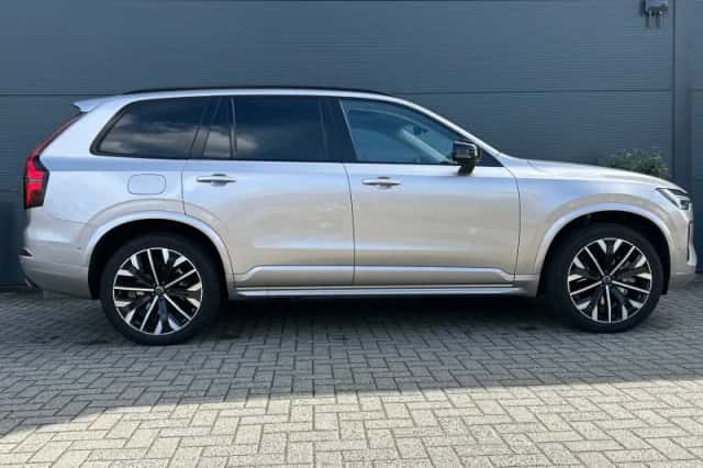 Volvo XC90 (2025) thumbnail 3