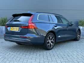 Volvo V60 (2022) thumbnail 2