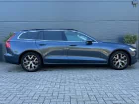 Volvo V60 (2022) thumbnail 3