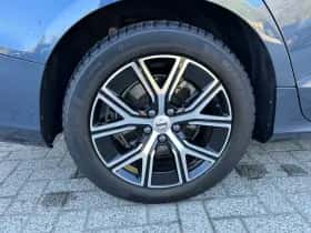 Volvo V60 (2022) thumbnail 4