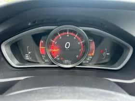 Volvo V40 (2017) thumbnail 10