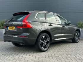 Volvo XC60 (2019) thumbnail 2
