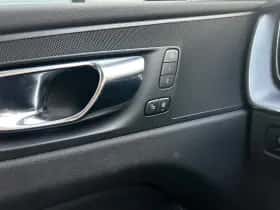 Volvo XC60 (2019) thumbnail 10