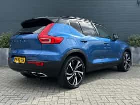 Volvo XC40 (2018) thumbnail 2