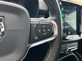 Volvo XC40 (2018) thumbnail 16