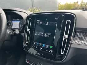 Volvo XC40 (2018) thumbnail 28