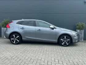 Volvo V40 (2020) thumbnail 3