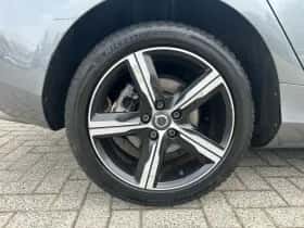 Volvo V40 (2020) thumbnail 4