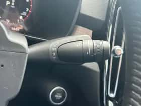 Volvo XC40 (2019) thumbnail 15