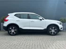 Volvo XC40 (2019) thumbnail 3