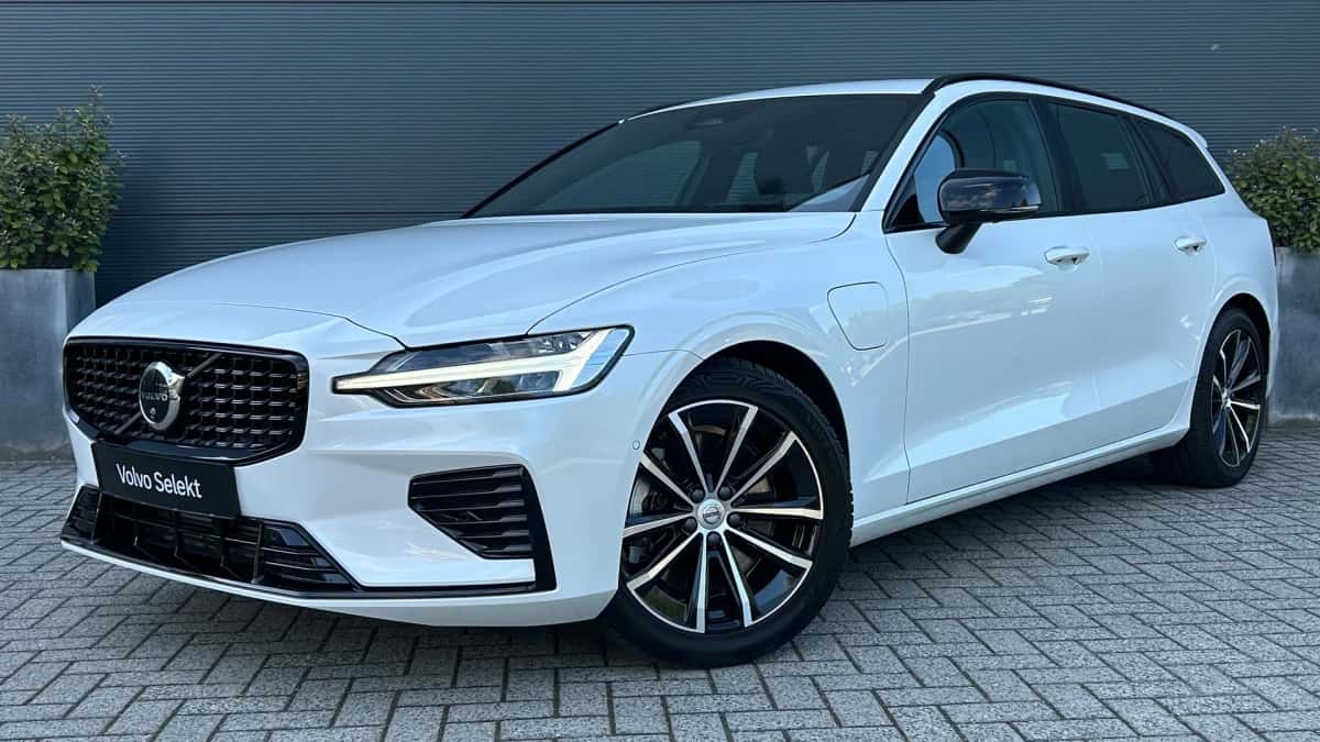 Volvo V60 (2025) — foto 1