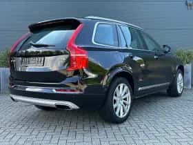 Volvo XC90 (2016) thumbnail 2
