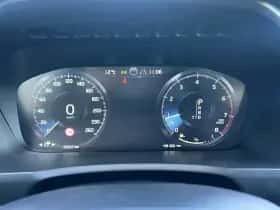Volvo XC90 (2016) thumbnail 11