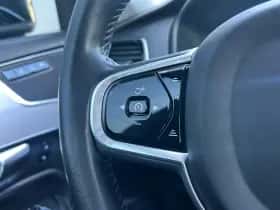 Volvo XC90 (2016) thumbnail 12