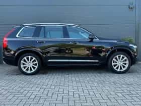 Volvo XC90 (2016) thumbnail 3