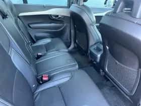 Volvo XC90 (2016) thumbnail 23