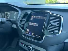 Volvo XC90 (2016) thumbnail 30