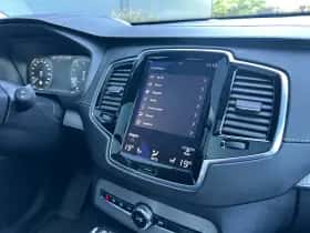 Volvo XC90 (2016) thumbnail 32