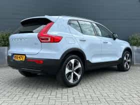 Volvo XC40 (2025) thumbnail 2