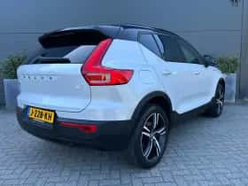Volvo XC40 (2020) thumbnail 2