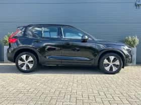 Volvo XC40 (2022) thumbnail 3