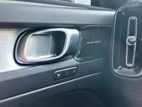 Volvo XC40 (2022) thumbnail 9
